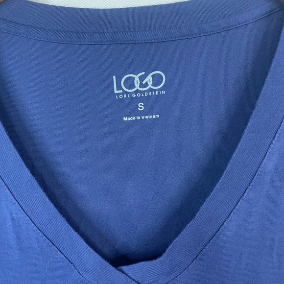 LOGO size small blue 3/4 length top. So cute with pockets! - Picture 2 of 4